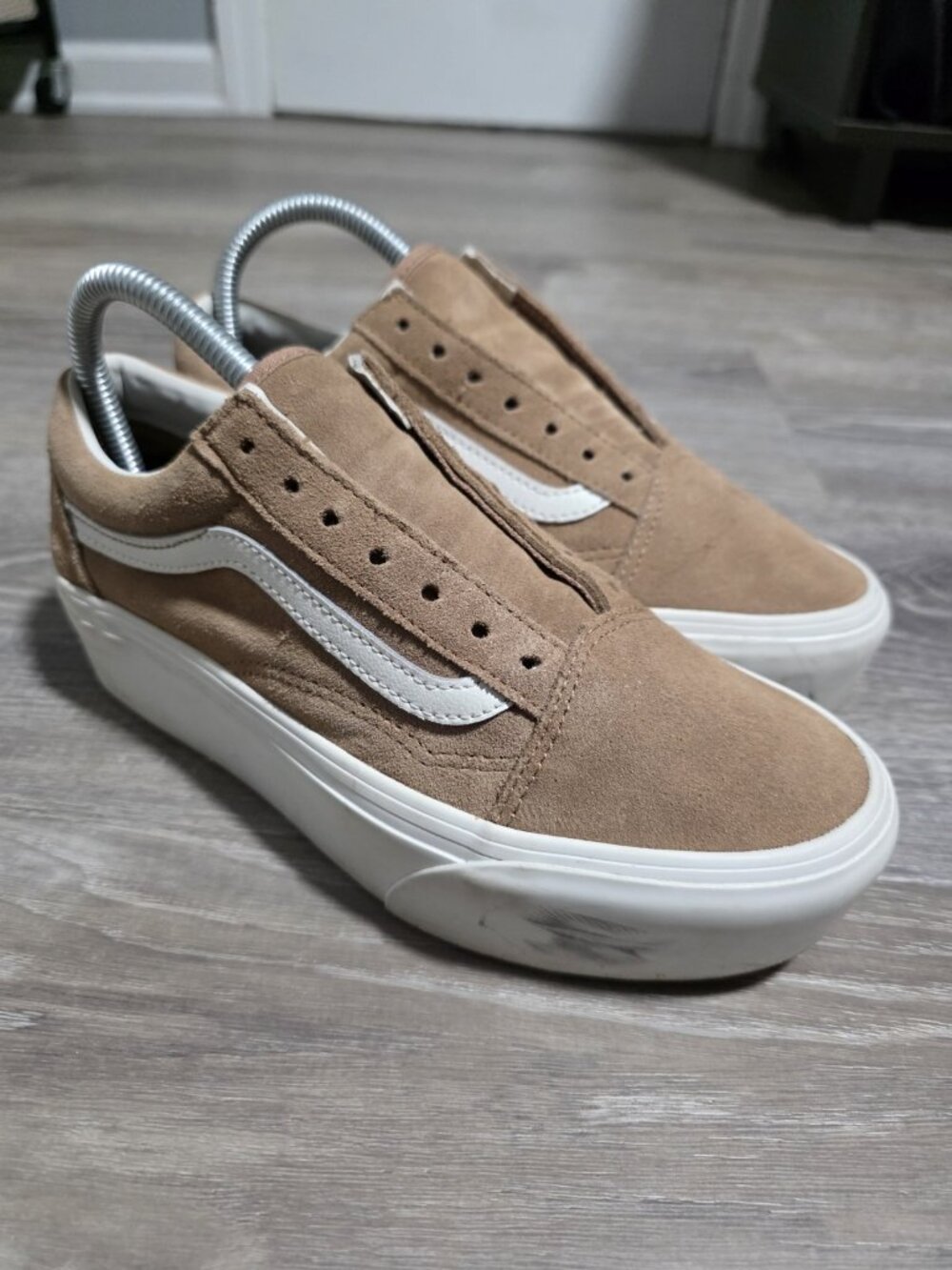 VANS Ward Platform (Size 7) Beige and White Women's Sneakers